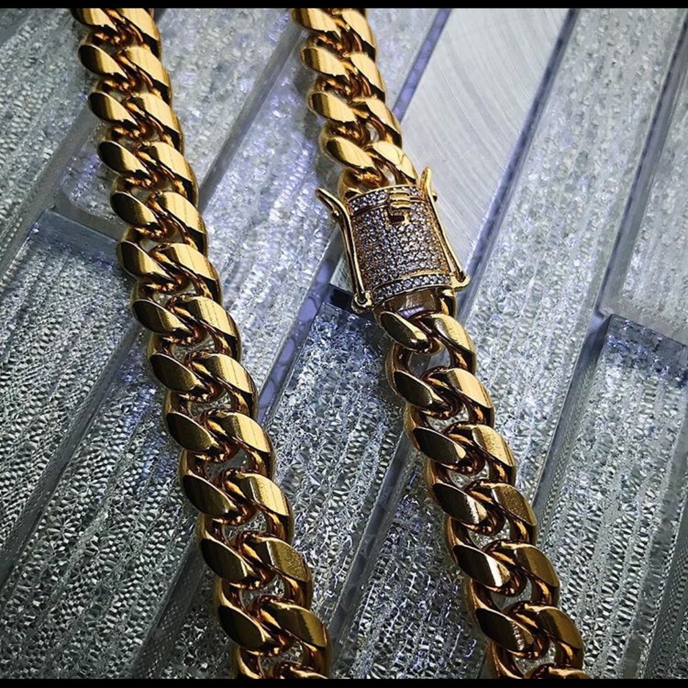 💎  14k Gold Miami Cuban Link Diamond Bracelet 💎 - Picture 2 of 6